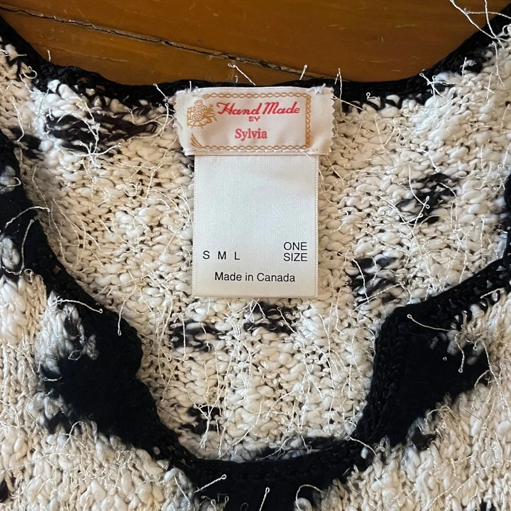 Handmade Knit Sleeveless Shirt - Picture 5 of 5